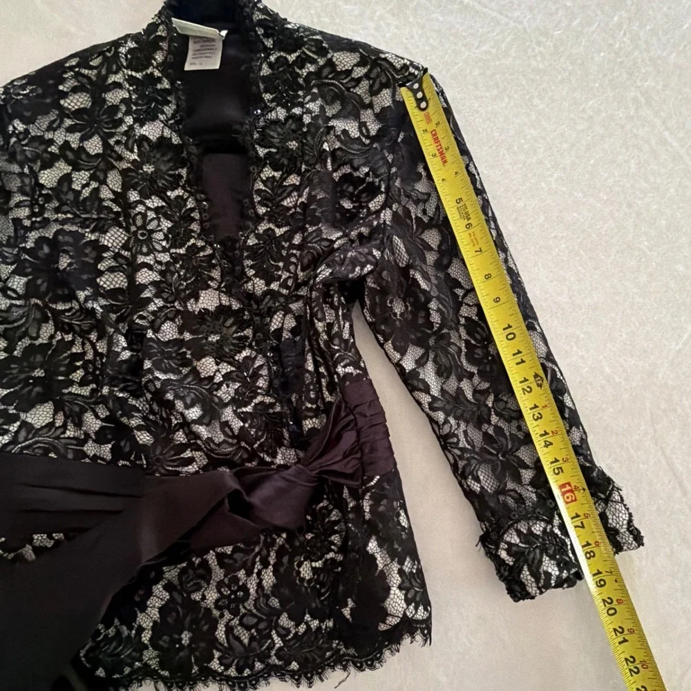 Tadashi Shoji Black Floral Lace Wrap Top V-Neck Sequin Bead Sash JRD9316 14